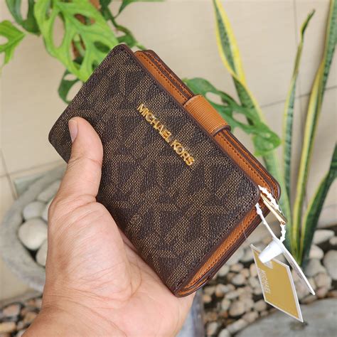 lazada michael kors wallet|Michael Kors Women Wallets .